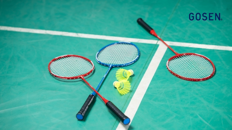 Vệ sinh sân cầu lông