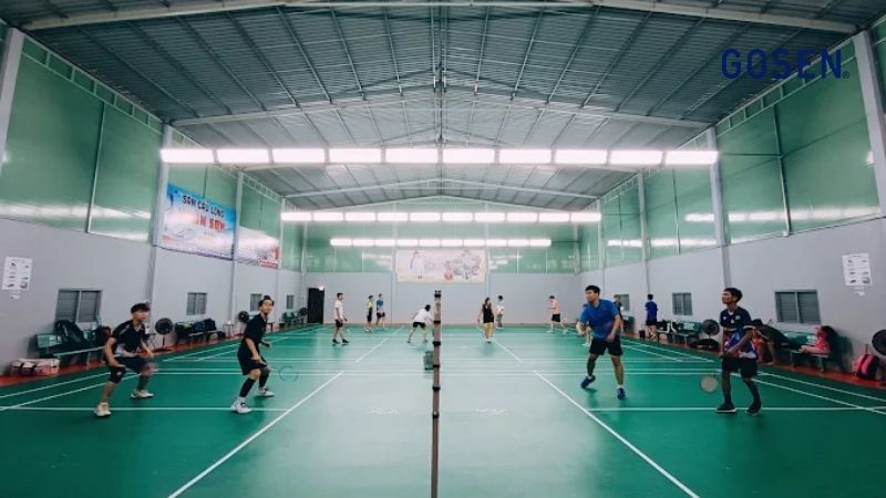 sân cầu lông Nhân Sơn