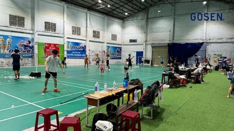 Sân cầu lông Nguyễn Thượng Hiền